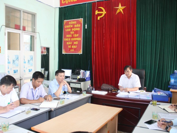 Đoàn đánh giá cuối kì dự án Tăng cường năng lực hệ thống Y tế cơ sở một số tỉnh trọng điểm (GAVI) làm việc tại huyện Bắc Quang